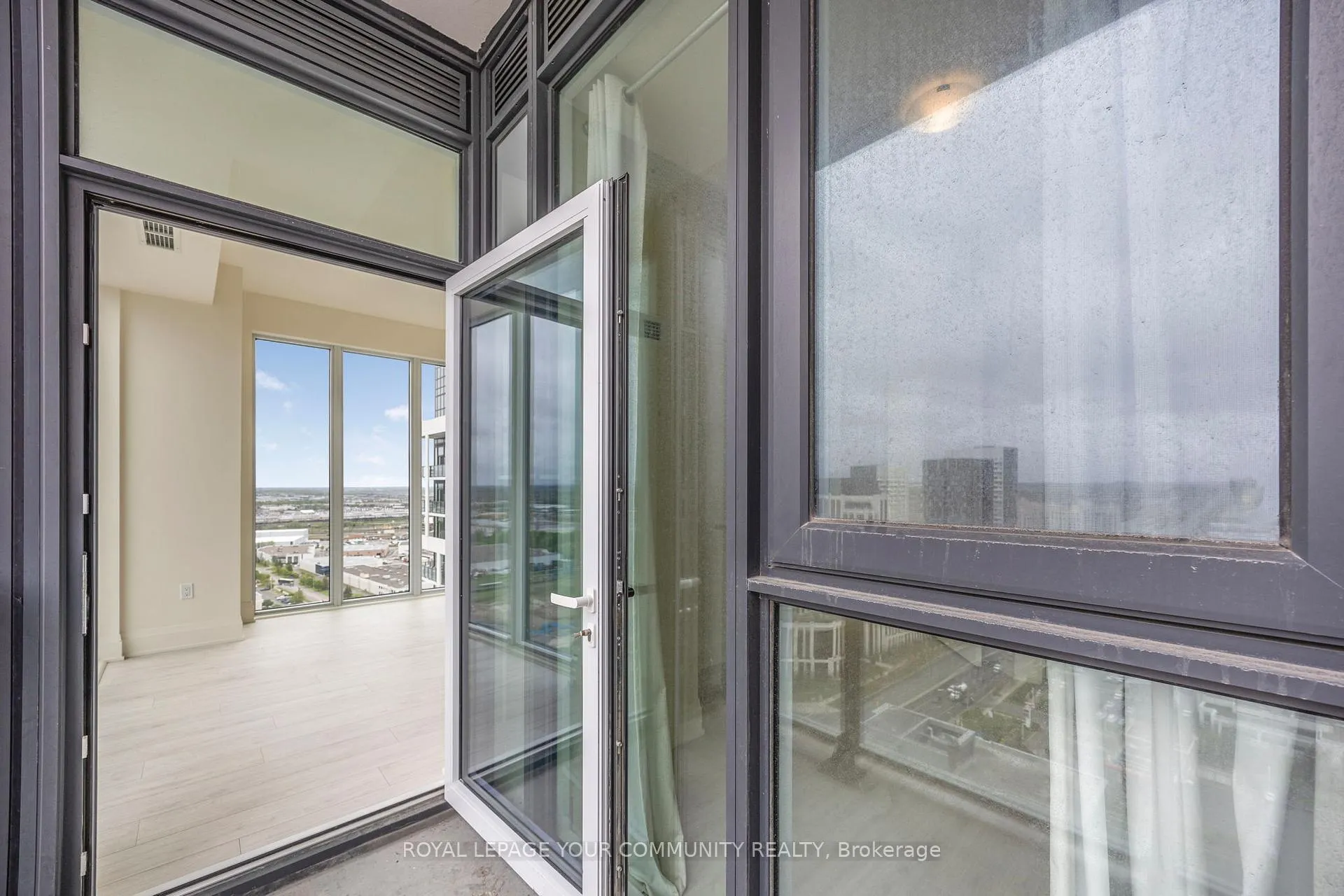 Photo 37 of Unit 2524, 9000 Jane Street, Vaughan, Concord — HOMEH