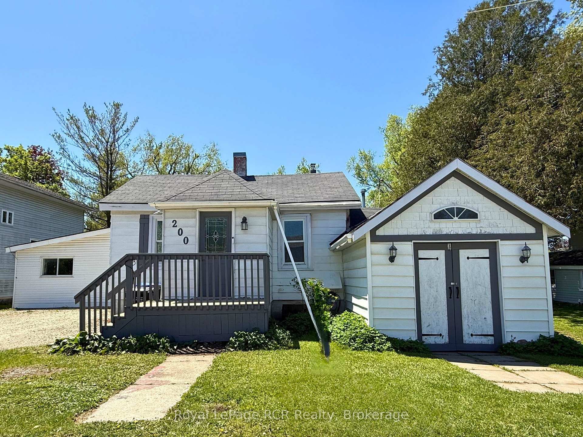 Photo 1 of 200 Sutherland Street N, Clearview, Stayner — HOMEH