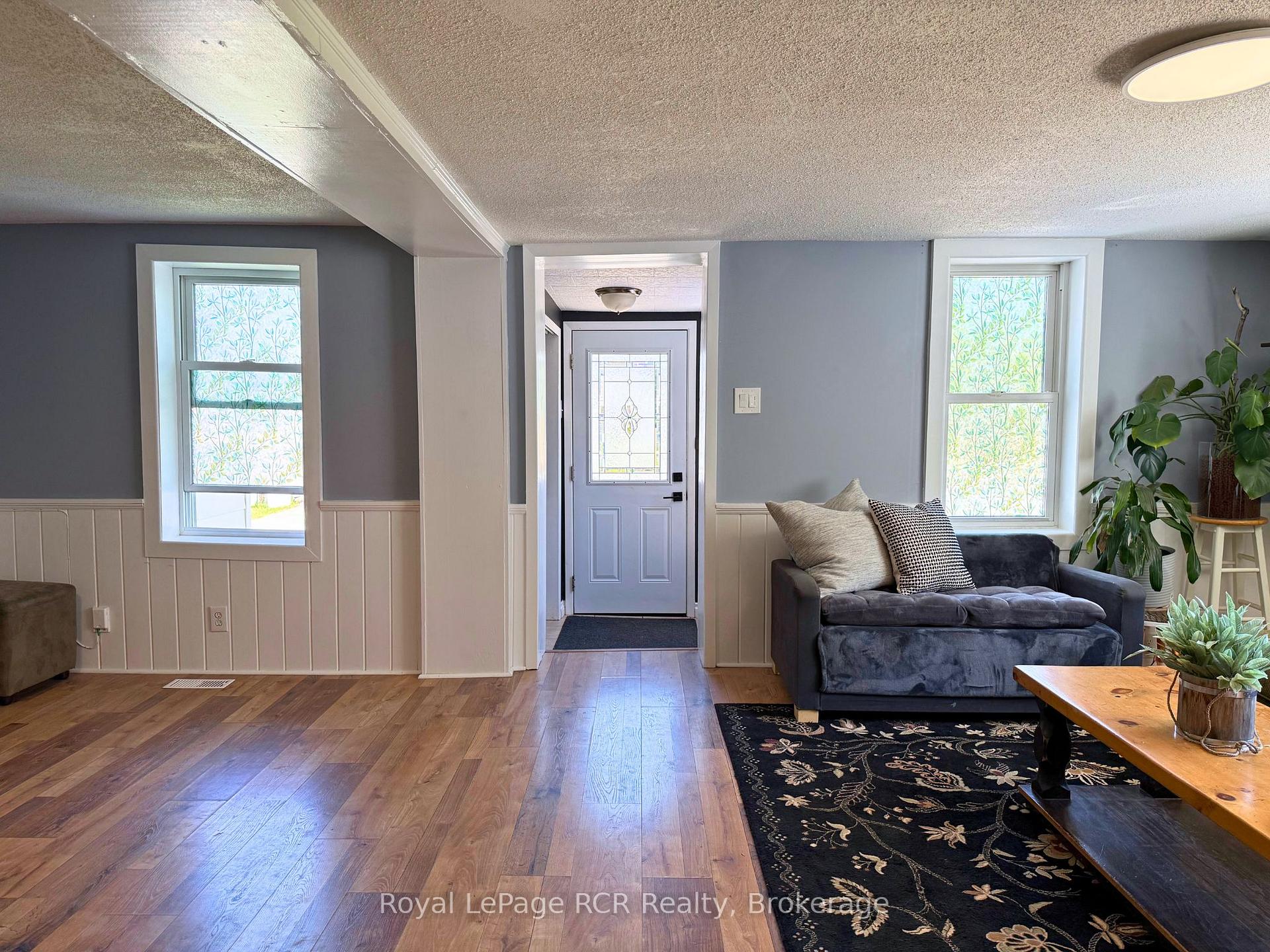 Photo 5 of 200 Sutherland Street N, Clearview, Stayner — HOMEH