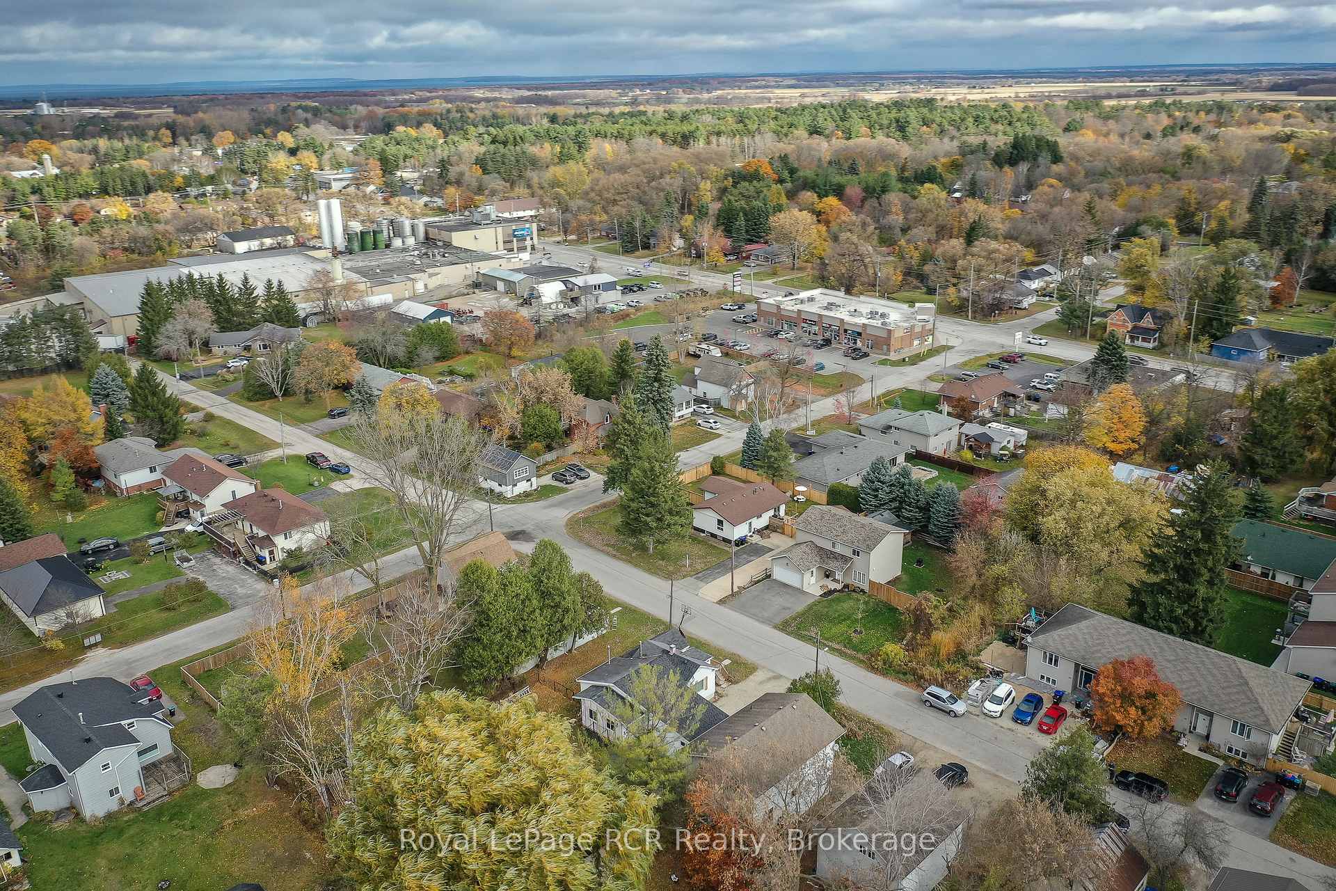 Photo 24 of 200 Sutherland Street N, Clearview, Stayner — HOMEH