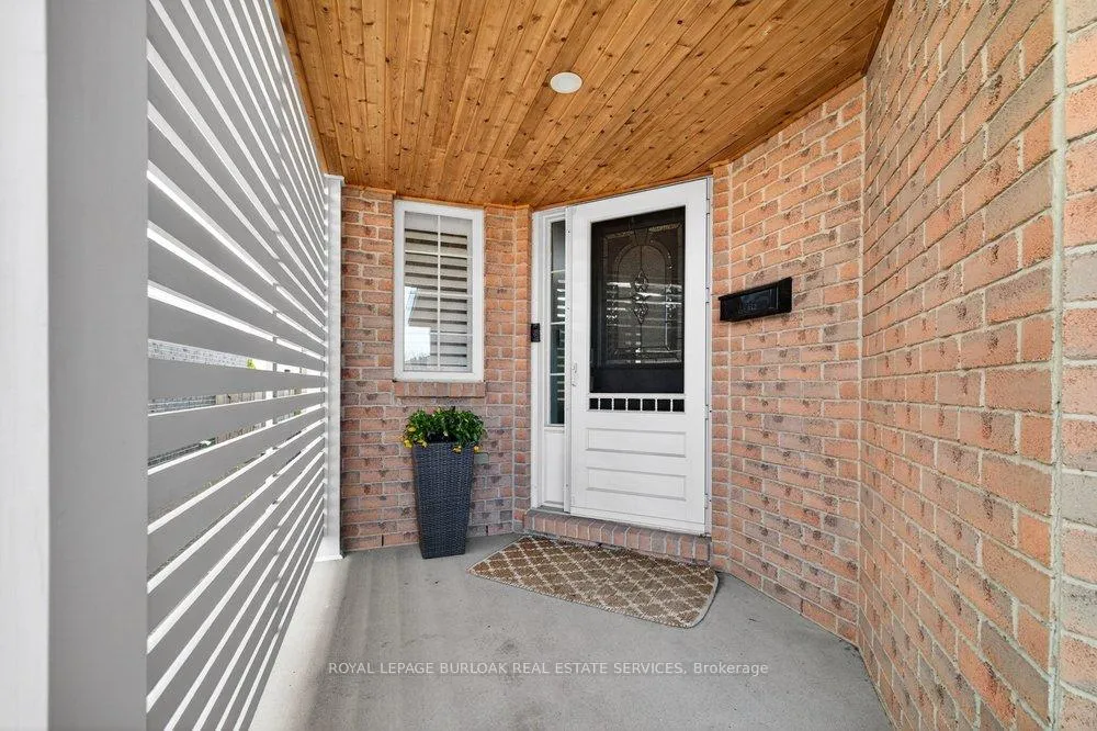Photo 2 of 4006 Jarvis Crescent, Burlington, Rose — HOMEH