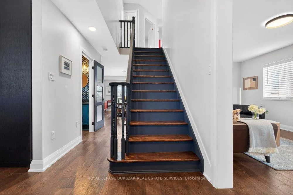 Photo 4 of 4006 Jarvis Crescent, Burlington, Rose — HOMEH