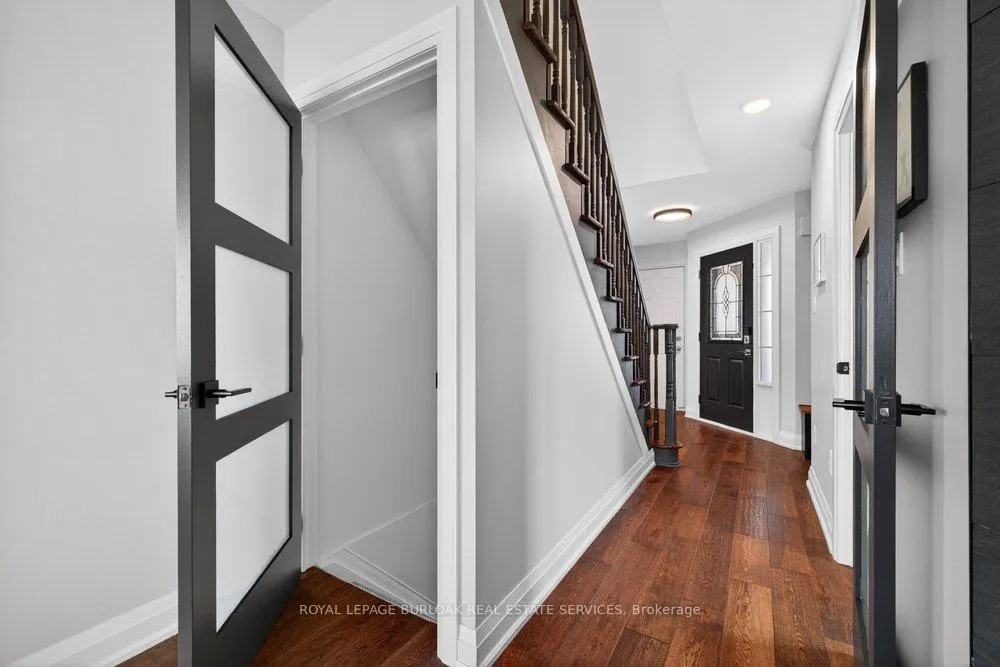 Photo 5 of 4006 Jarvis Crescent, Burlington, Rose — HOMEH