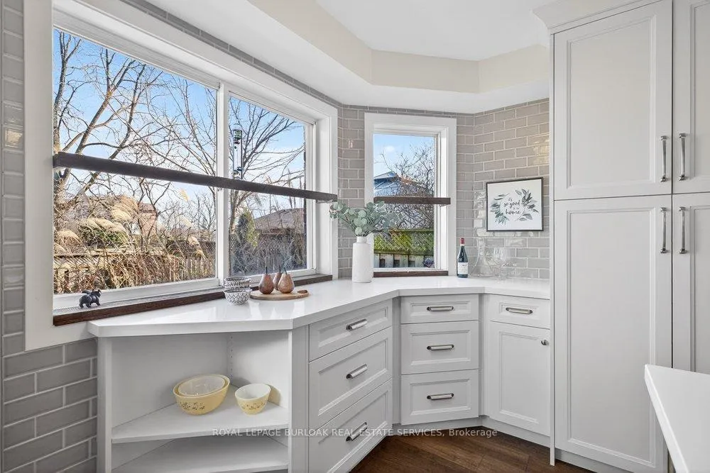 Photo 17 of 4006 Jarvis Crescent, Burlington, Rose — HOMEH