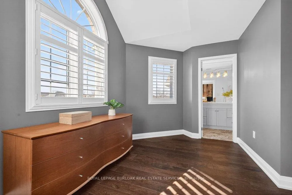 Photo 22 of 4006 Jarvis Crescent, Burlington, Rose — HOMEH
