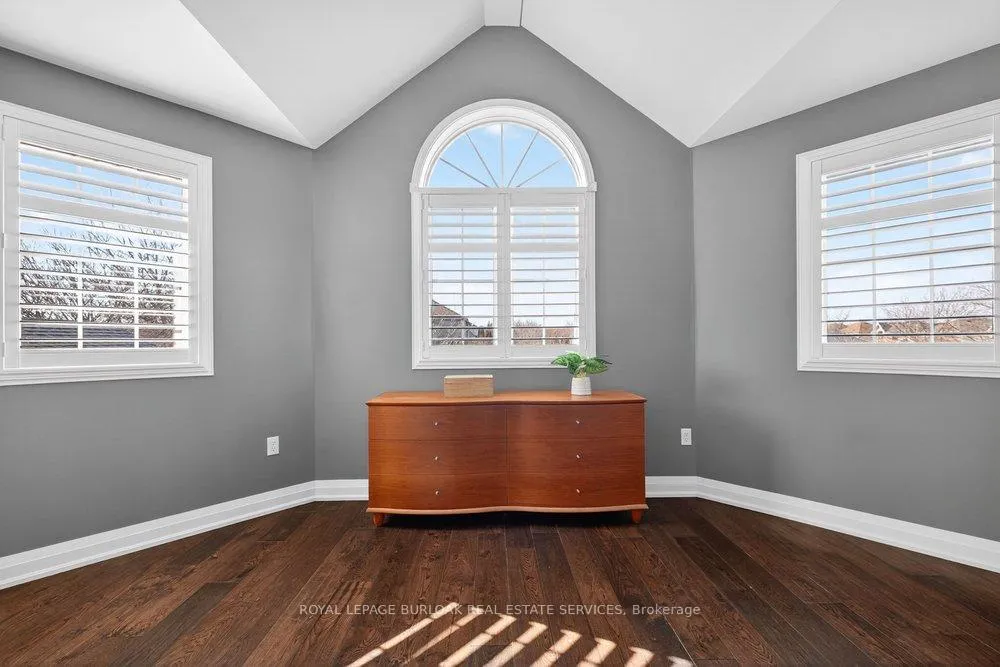 Photo 23 of 4006 Jarvis Crescent, Burlington, Rose — HOMEH