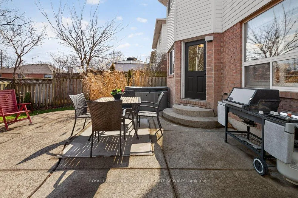 Photo 40 of 4006 Jarvis Crescent, Burlington, Rose — HOMEH