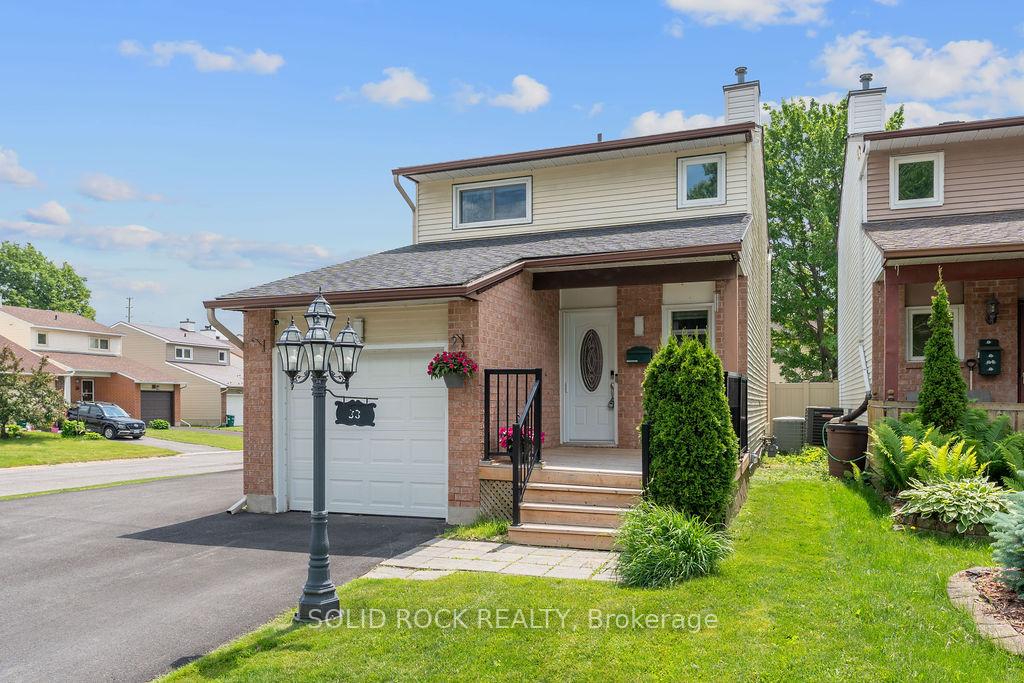 Photo 3 of 33 Benlark Road, Ottawa, Barrhaven - On the Green — HOMEH