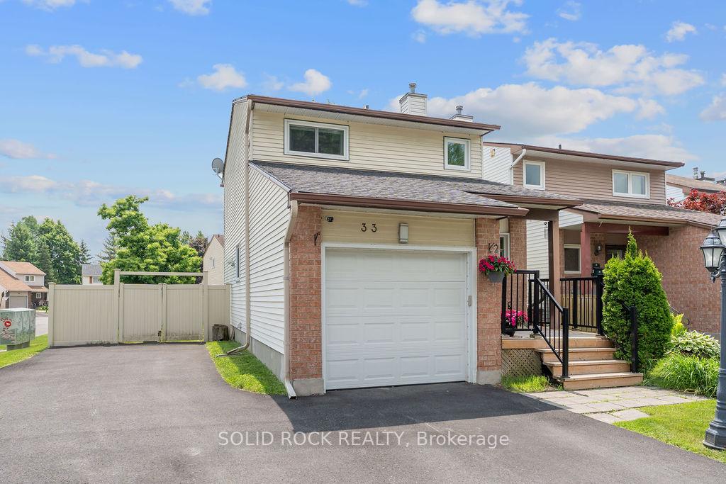 Photo 4 of 33 Benlark Road, Ottawa, Barrhaven - On the Green — HOMEH