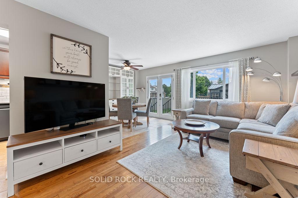 Photo 13 of 33 Benlark Road, Ottawa, Barrhaven - On the Green — HOMEH