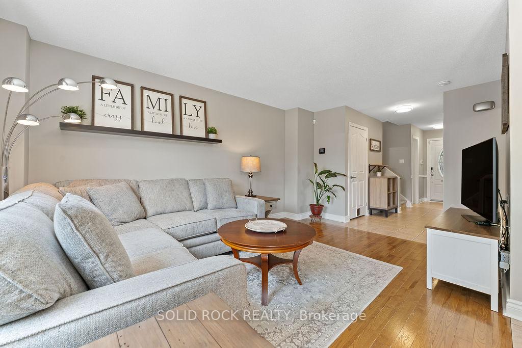 Photo 15 of 33 Benlark Road, Ottawa, Barrhaven - On the Green — HOMEH