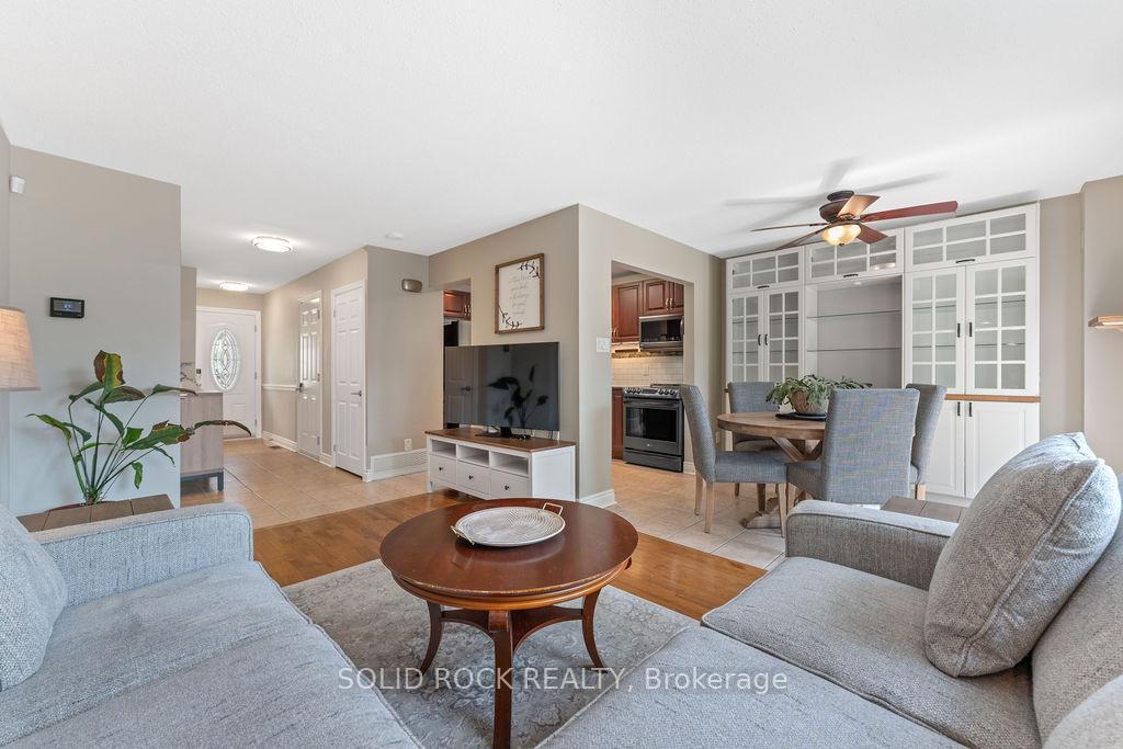 Photo 16 of 33 Benlark Road, Ottawa, Barrhaven - On the Green — HOMEH