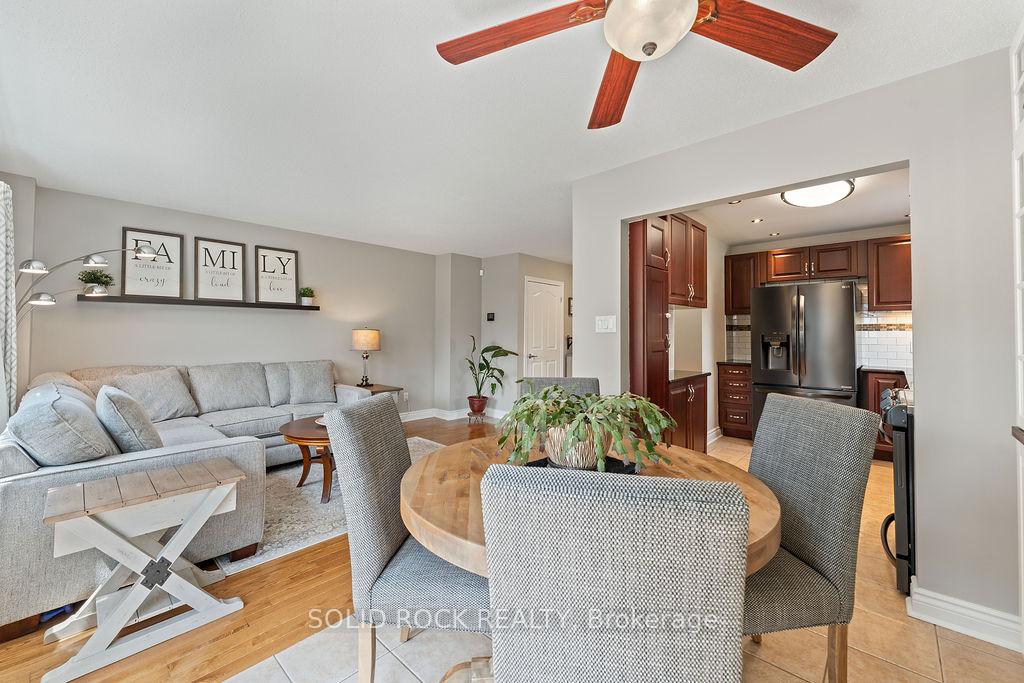 Photo 18 of 33 Benlark Road, Ottawa, Barrhaven - On the Green — HOMEH