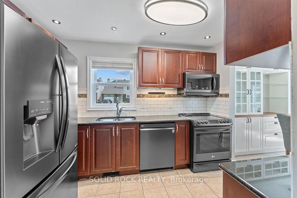 Photo 24 of 33 Benlark Road, Ottawa, Barrhaven - On the Green — HOMEH