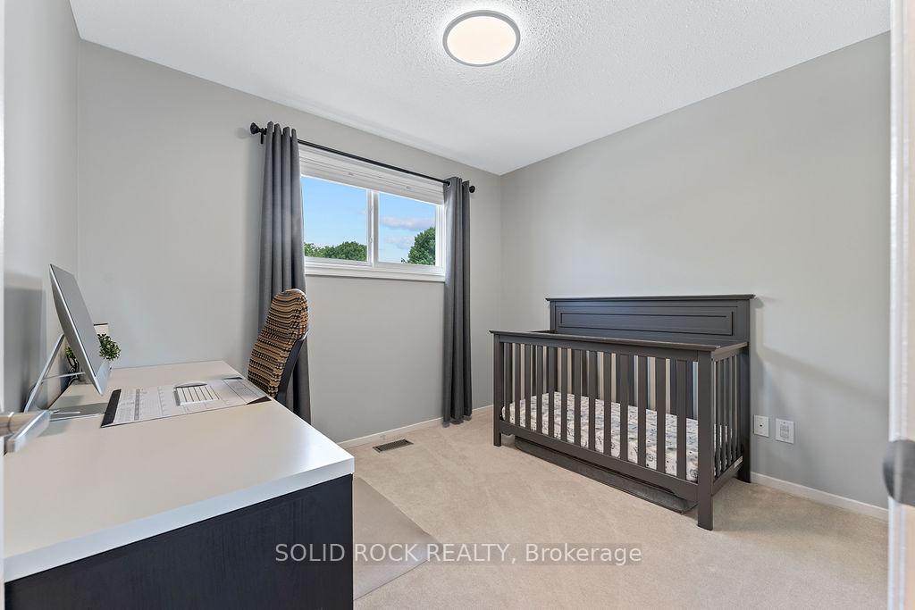 Photo 31 of 33 Benlark Road, Ottawa, Barrhaven - On the Green — HOMEH