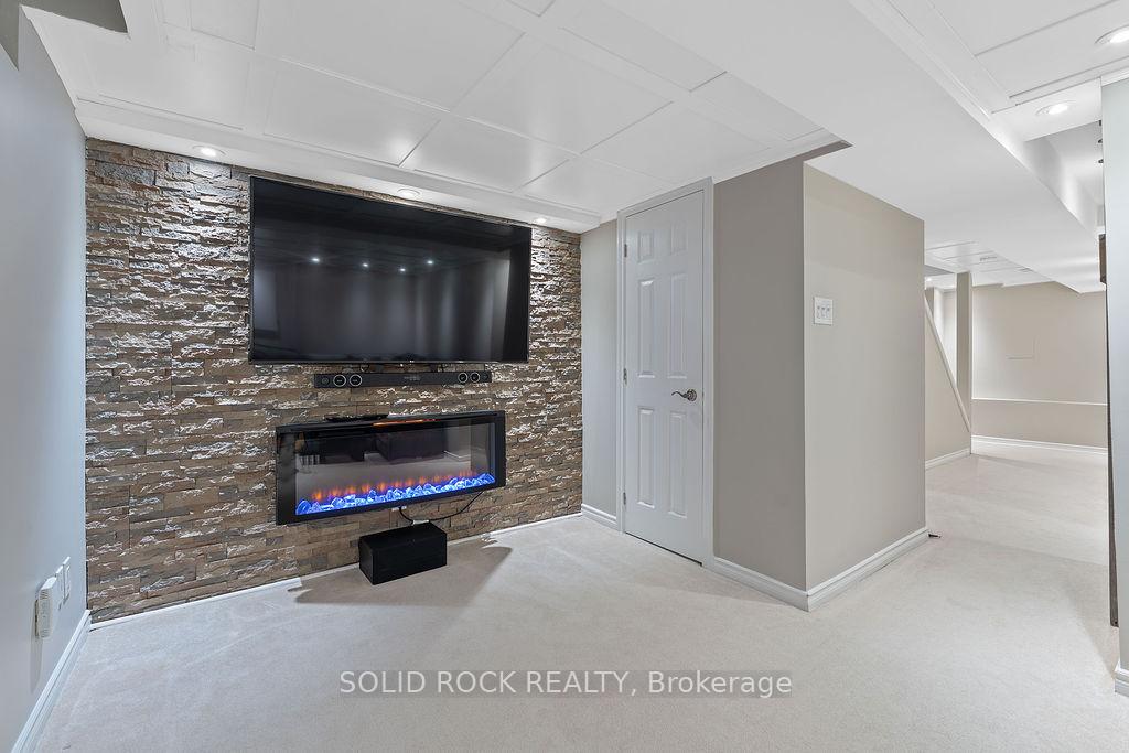Photo 36 of 33 Benlark Road, Ottawa, Barrhaven - On the Green — HOMEH