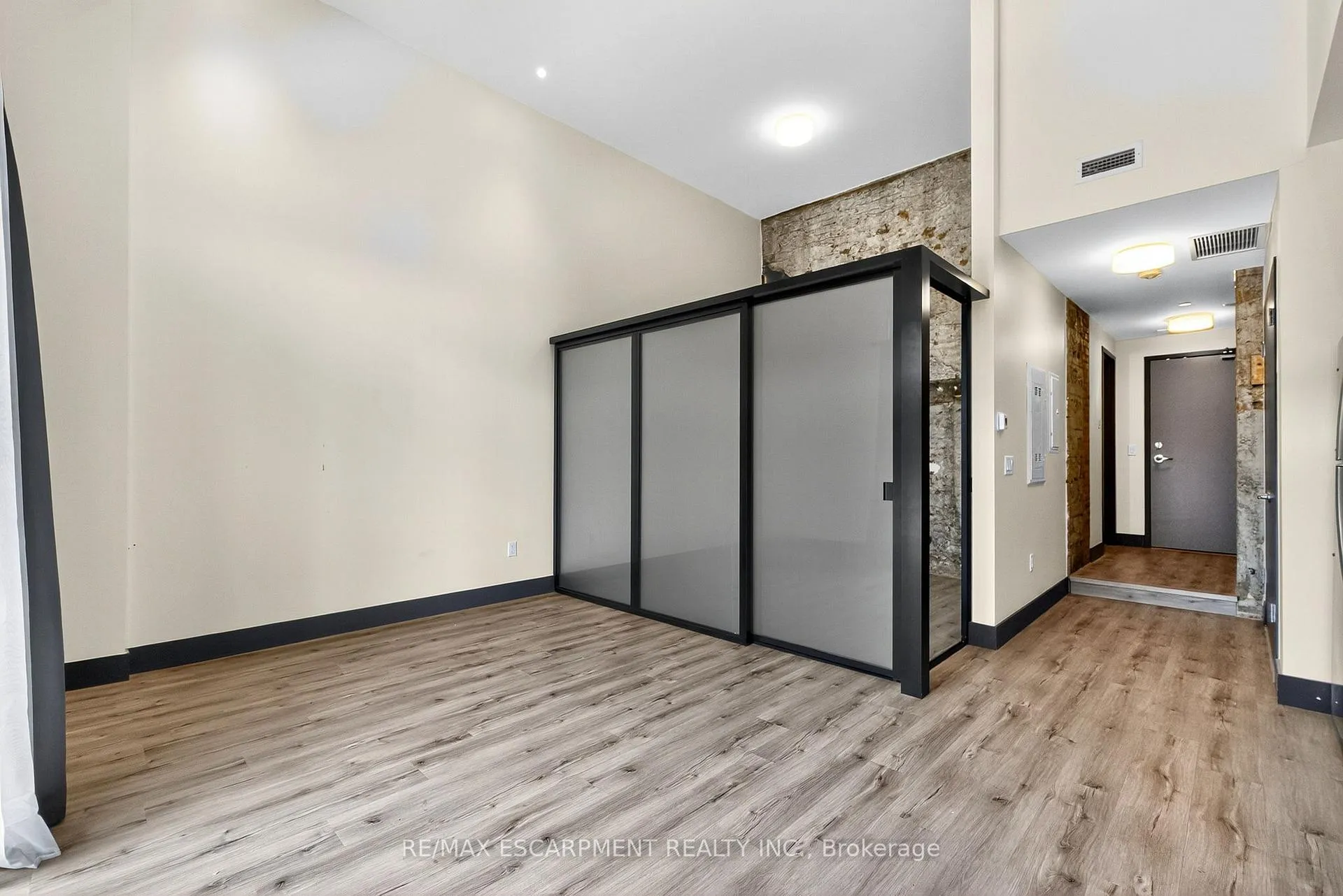 Photo 13 of Unit 104, 121 King Street E, Hamilton, Beasley — HOMEH