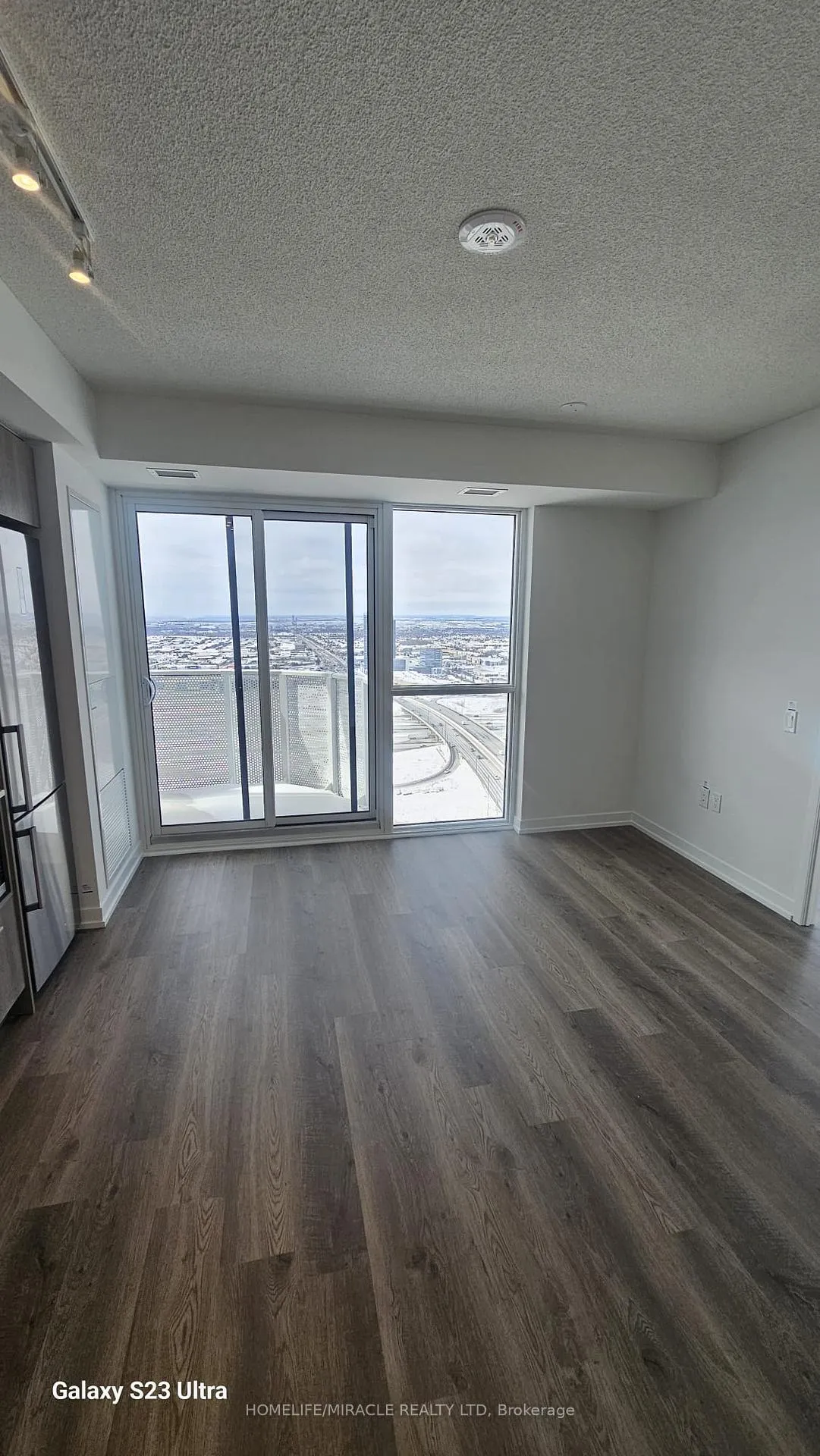 Photo 6 of Unit 3811, 195 Commerce Street, Vaughan, Vaughan Corporate Centre — HOMEH
