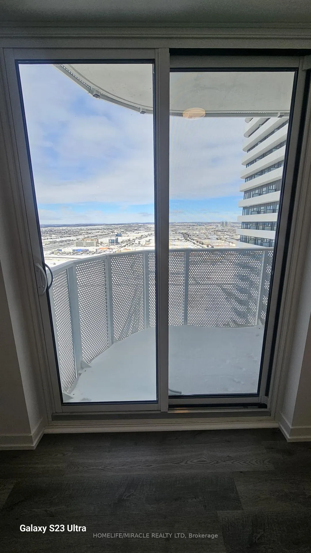 Photo 11 of Unit 3811, 195 Commerce Street, Vaughan, Vaughan Corporate Centre — HOMEH
