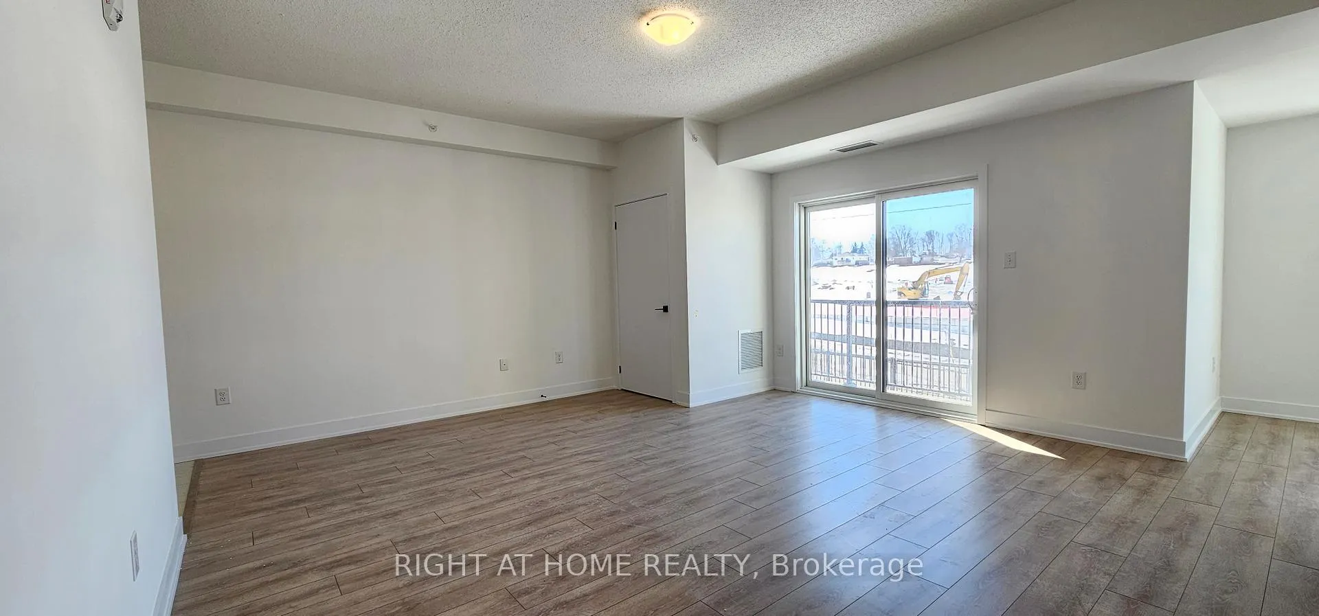 Photo 1 of Unit 112, 8 Culinary Lane, Barrie, Innis-Shore — HOMEH