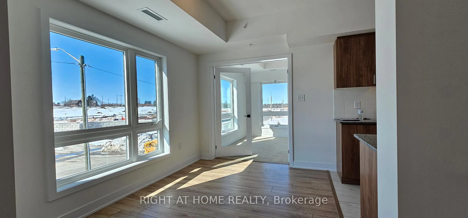 Photo 2 of Unit 112, 8 Culinary Lane, Barrie, Innis-Shore — HOMEH