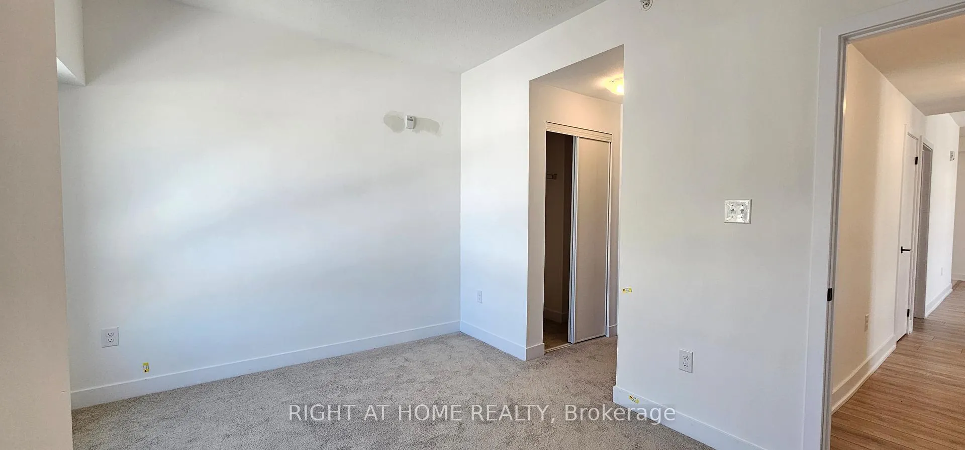Photo 6 of Unit 112, 8 Culinary Lane, Barrie, Innis-Shore — HOMEH