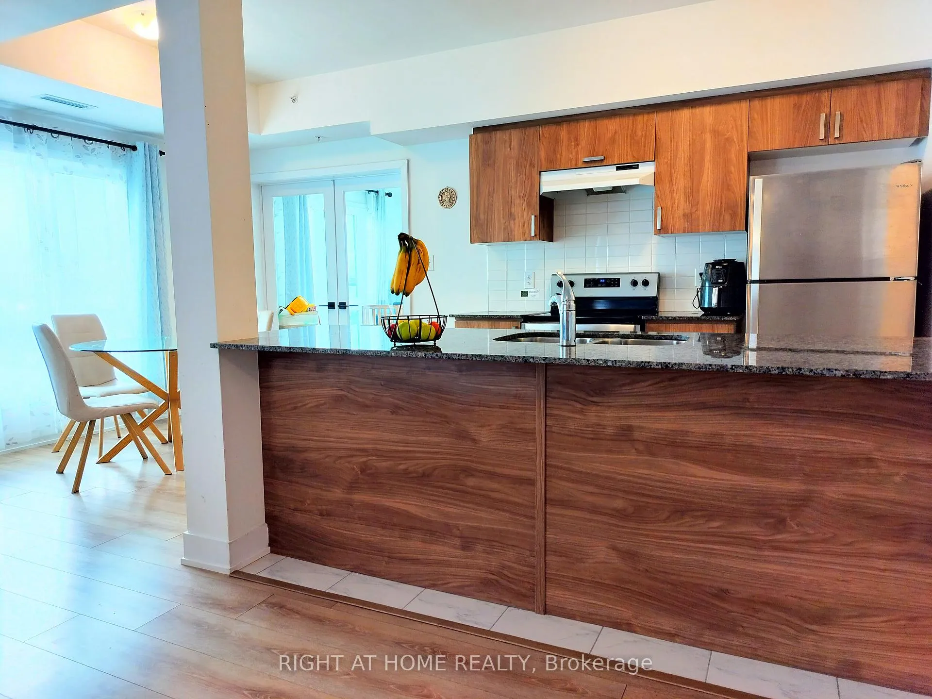 Photo 10 of Unit 112, 8 Culinary Lane, Barrie, Innis-Shore — HOMEH