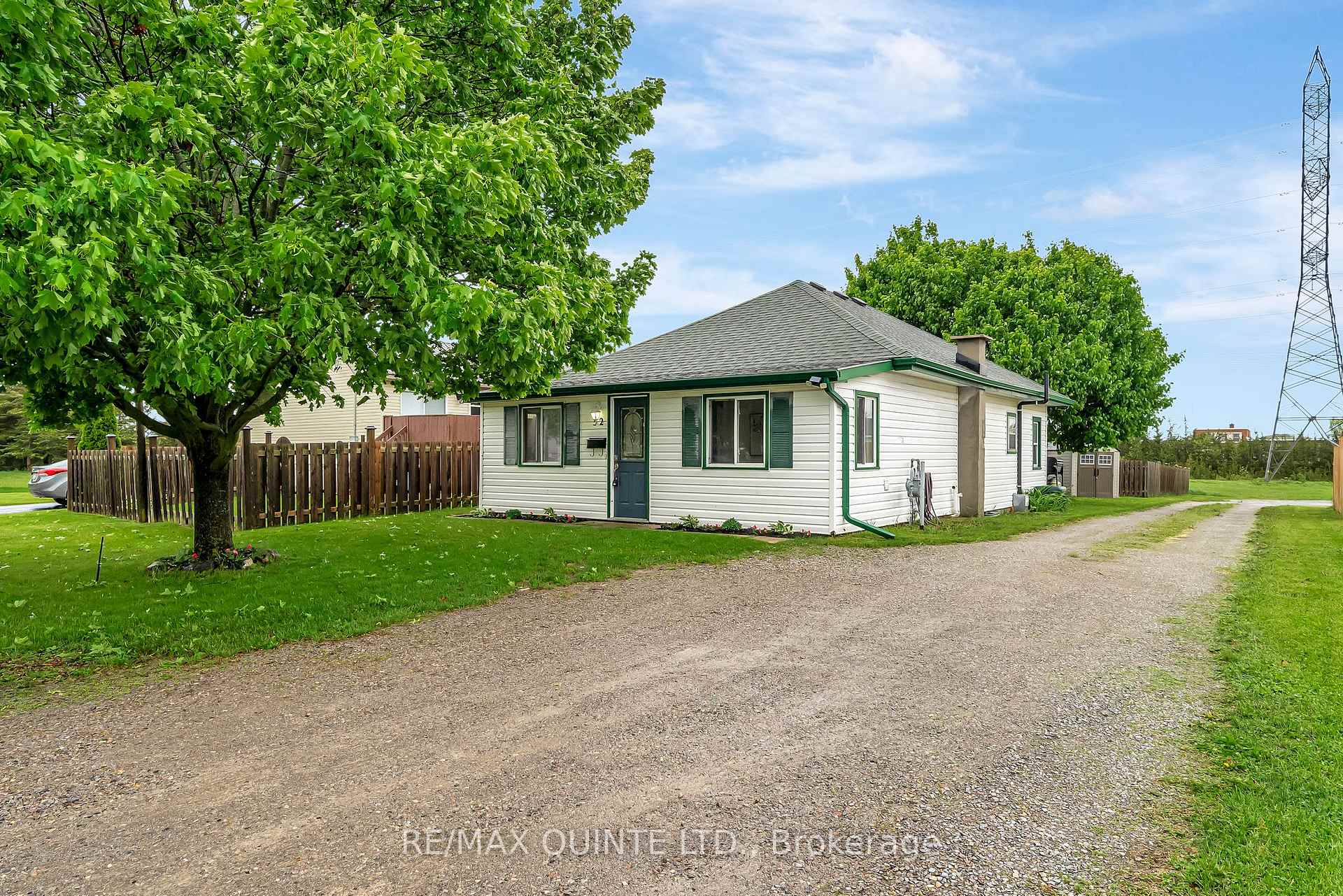 Photo 4 of 32 Tice Crescent, Belleville, Belleville Ward — HOMEH