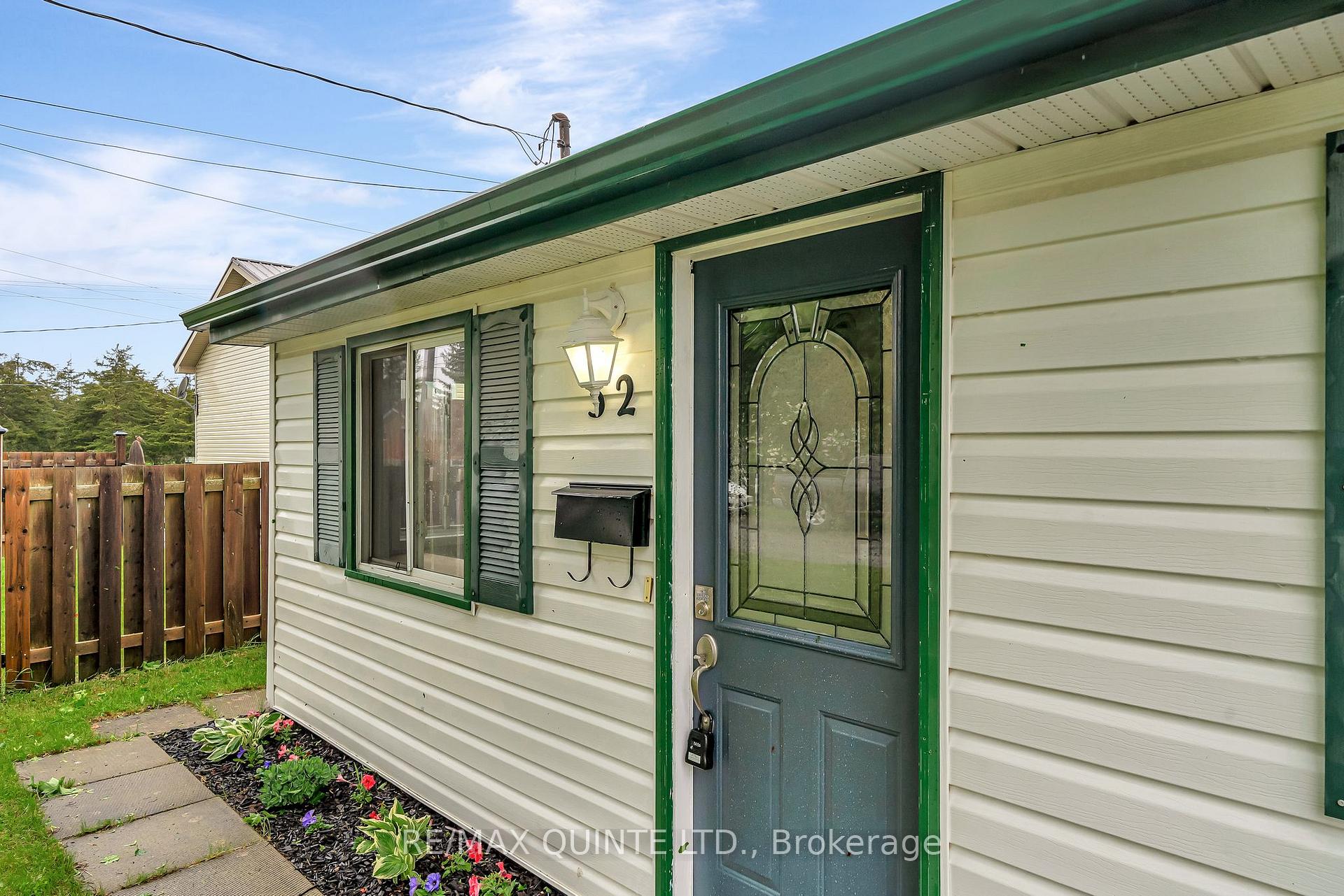 Photo 5 of 32 Tice Crescent, Belleville, Belleville Ward — HOMEH