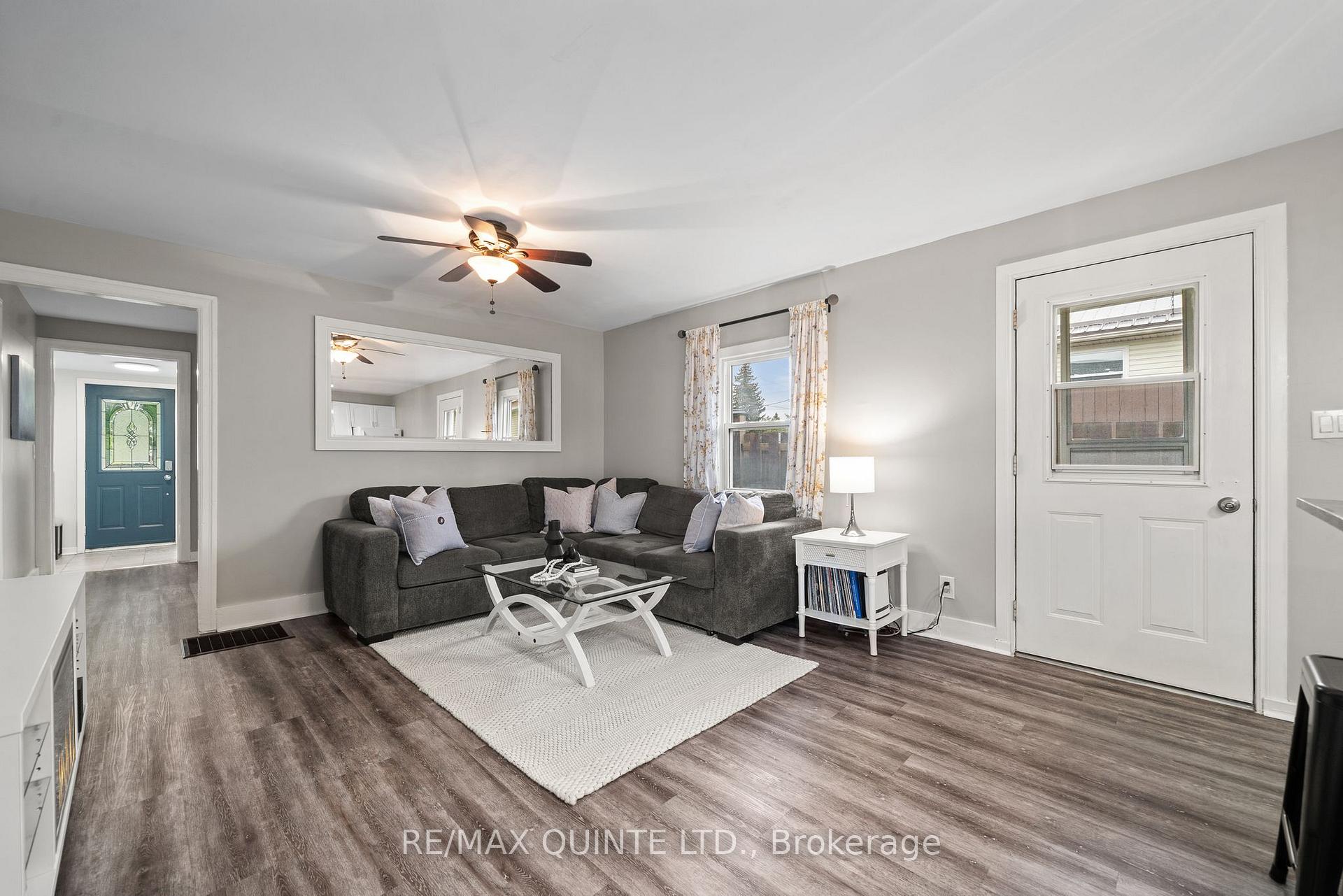 Photo 9 of 32 Tice Crescent, Belleville, Belleville Ward — HOMEH