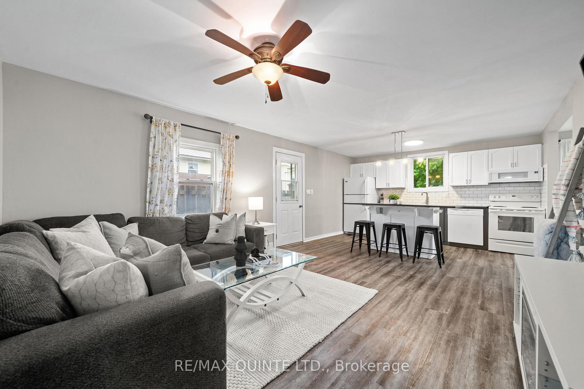 Photo 10 of 32 Tice Crescent, Belleville, Belleville Ward — HOMEH