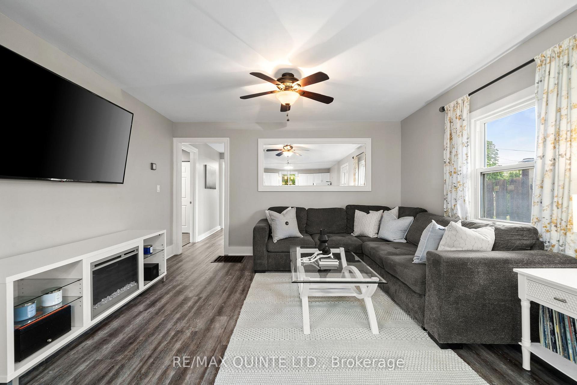 Photo 11 of 32 Tice Crescent, Belleville, Belleville Ward — HOMEH