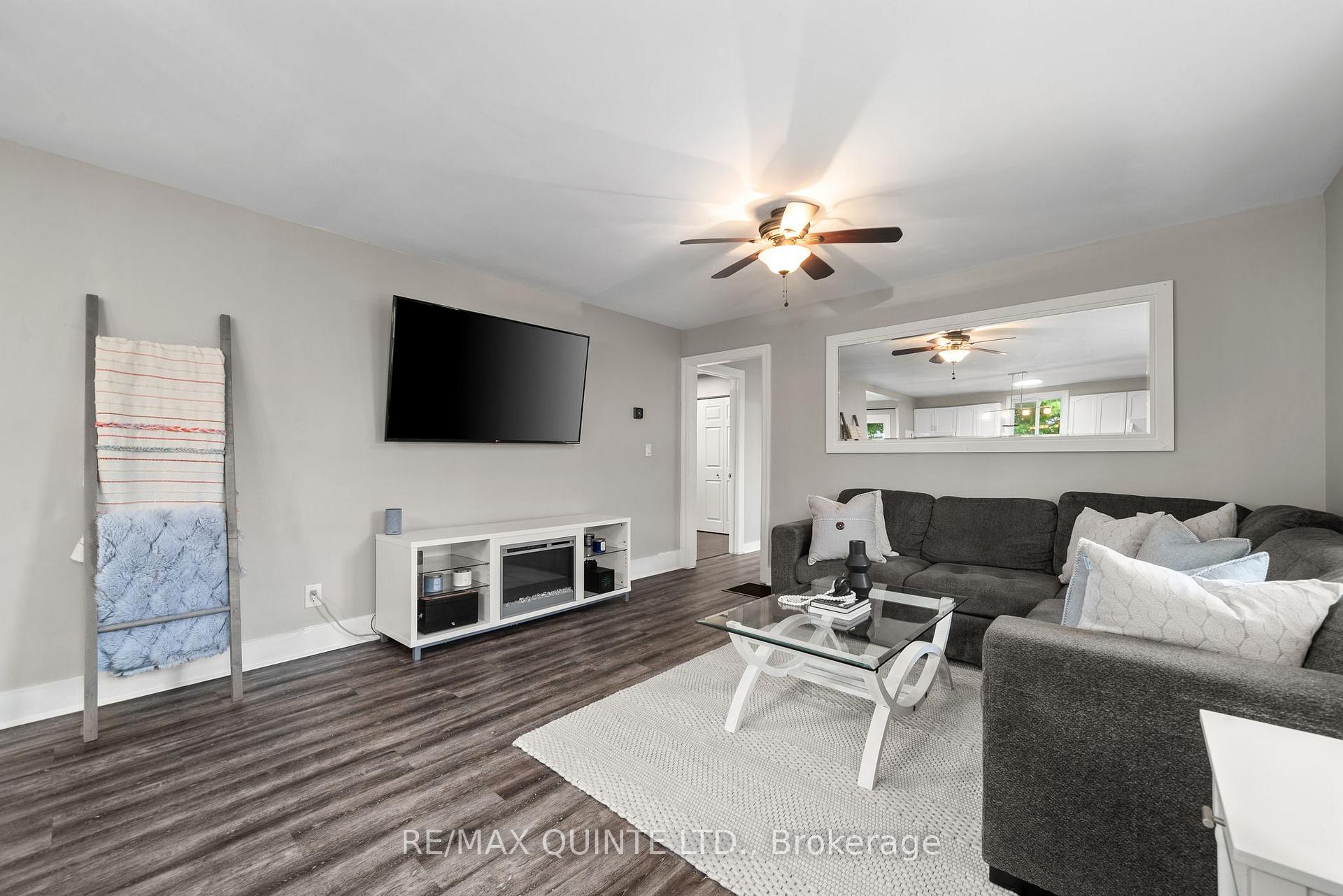 Photo 12 of 32 Tice Crescent, Belleville, Belleville Ward — HOMEH