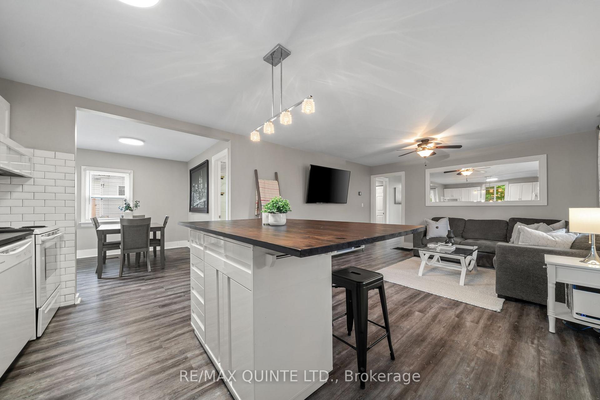 Photo 16 of 32 Tice Crescent, Belleville, Belleville Ward — HOMEH