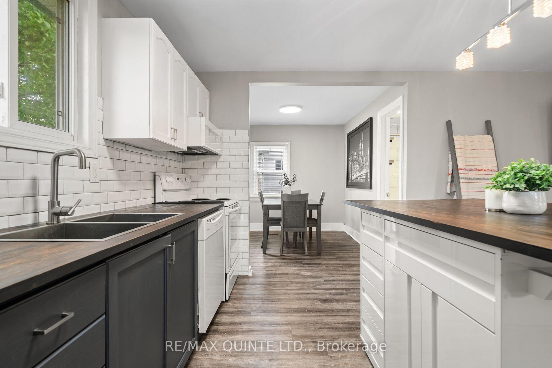 Photo 17 of 32 Tice Crescent, Belleville, Belleville Ward — HOMEH
