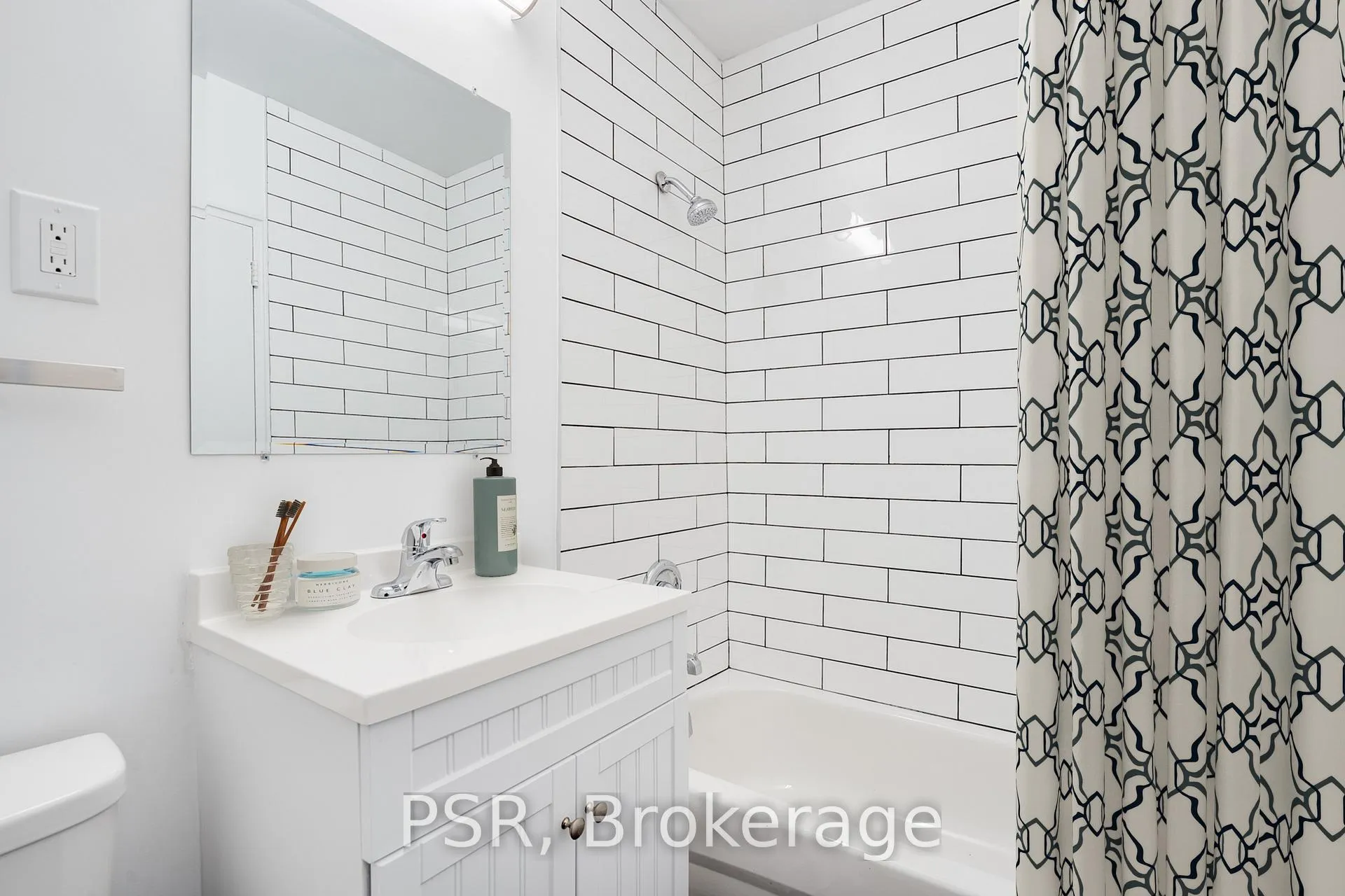 Photo 4 of Unit 201, 600 Eglinton Avenue W, Toronto, Forest Hill South — HOMEH