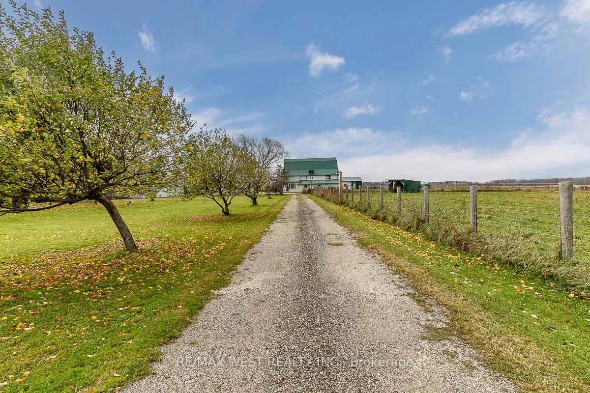 Photo 5 of 7941 Highway 26, Clearview, Stayner — HOMEH