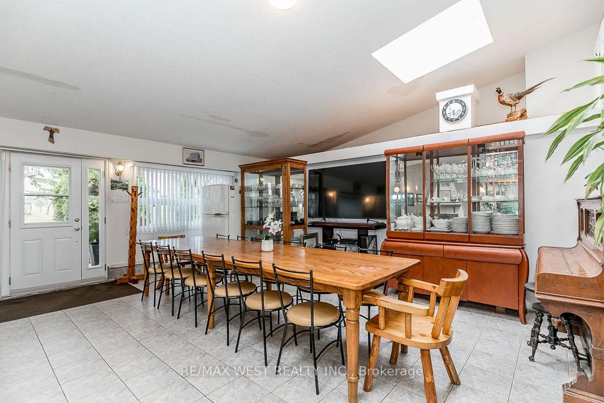 Photo 11 of 7941 Highway 26, Clearview, Stayner — HOMEH