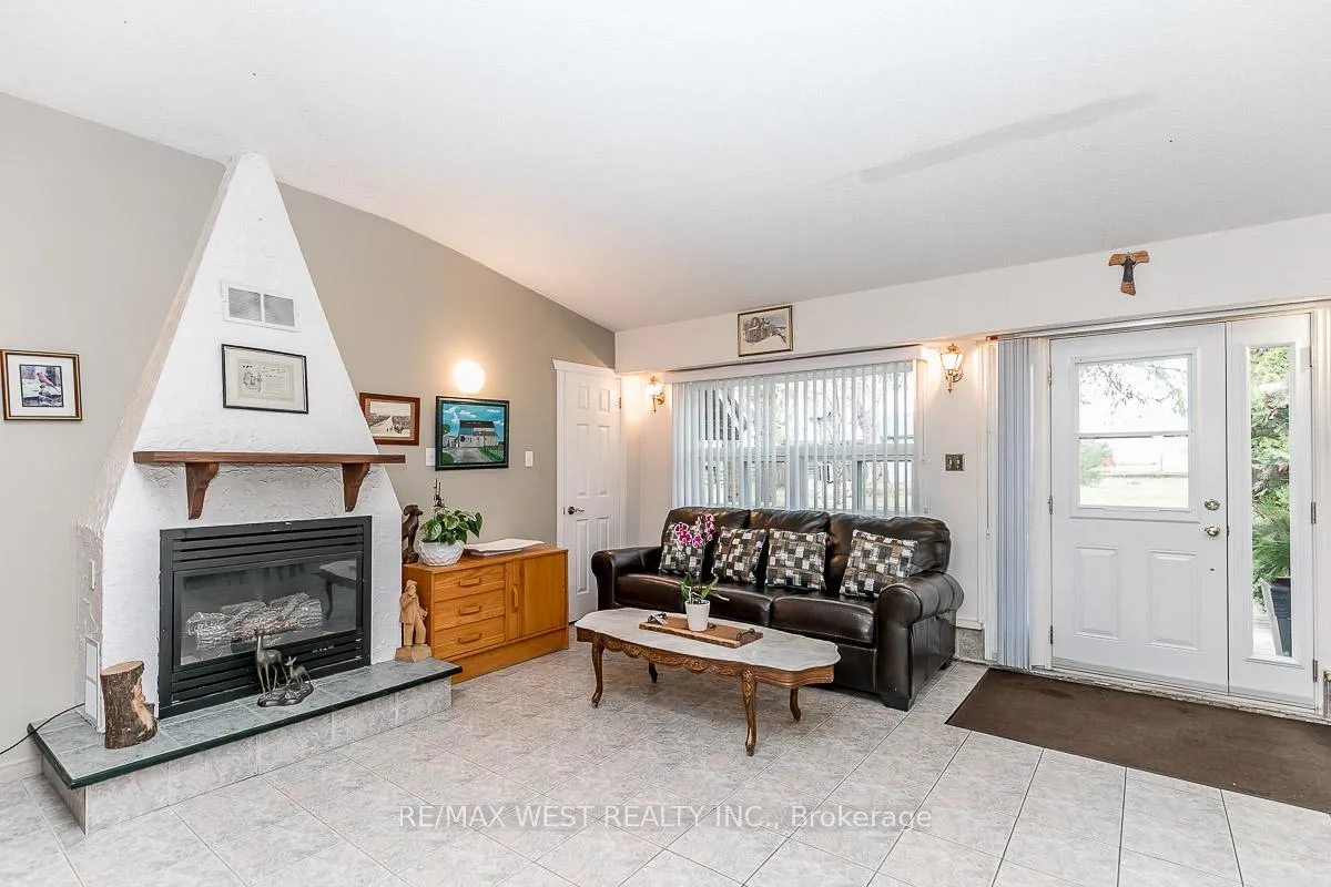 Photo 13 of 7941 Highway 26, Clearview, Stayner — HOMEH