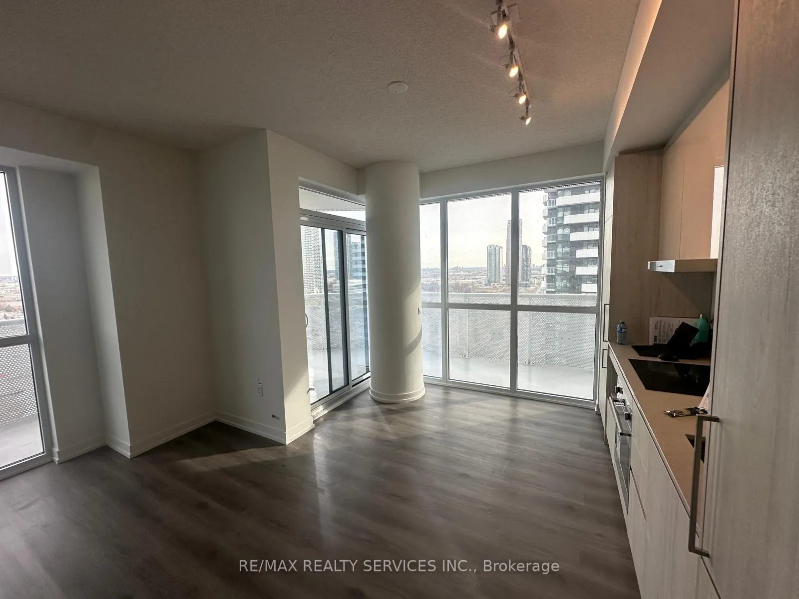 Photo 3 of Unit 2312, 225 Commerce Street, Vaughan, Vaughan Corporate Centre — HOMEH