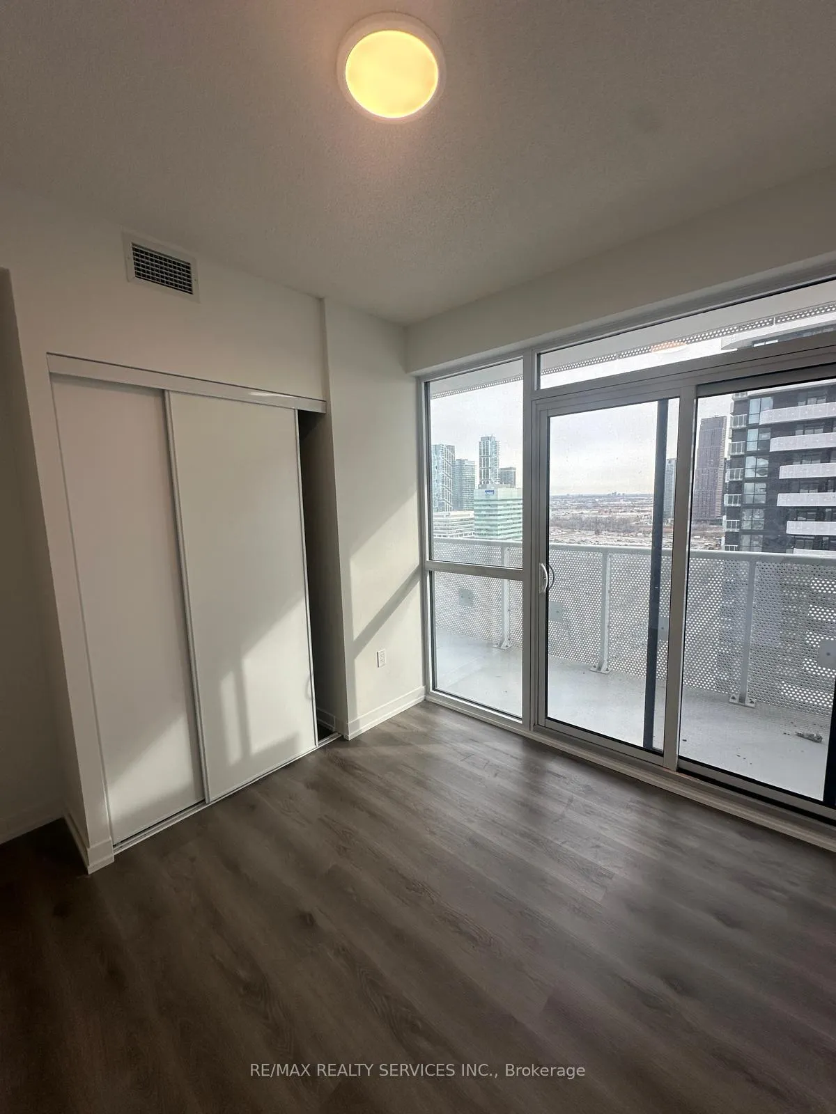 Photo 8 of Unit 2312, 225 Commerce Street, Vaughan, Vaughan Corporate Centre — HOMEH