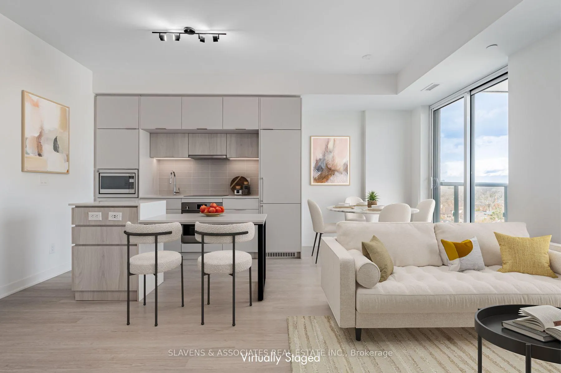 Photo 3 of Unit 1005, 185 Alberta Avenue, Toronto, Oakwood Village — HOMEH