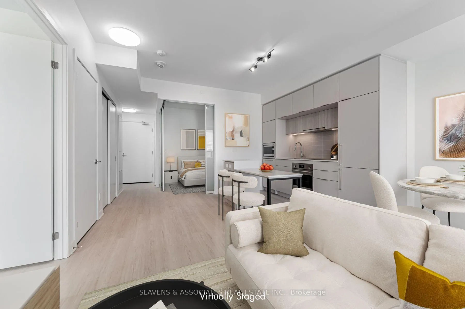 Photo 6 of Unit 1005, 185 Alberta Avenue, Toronto, Oakwood Village — HOMEH
