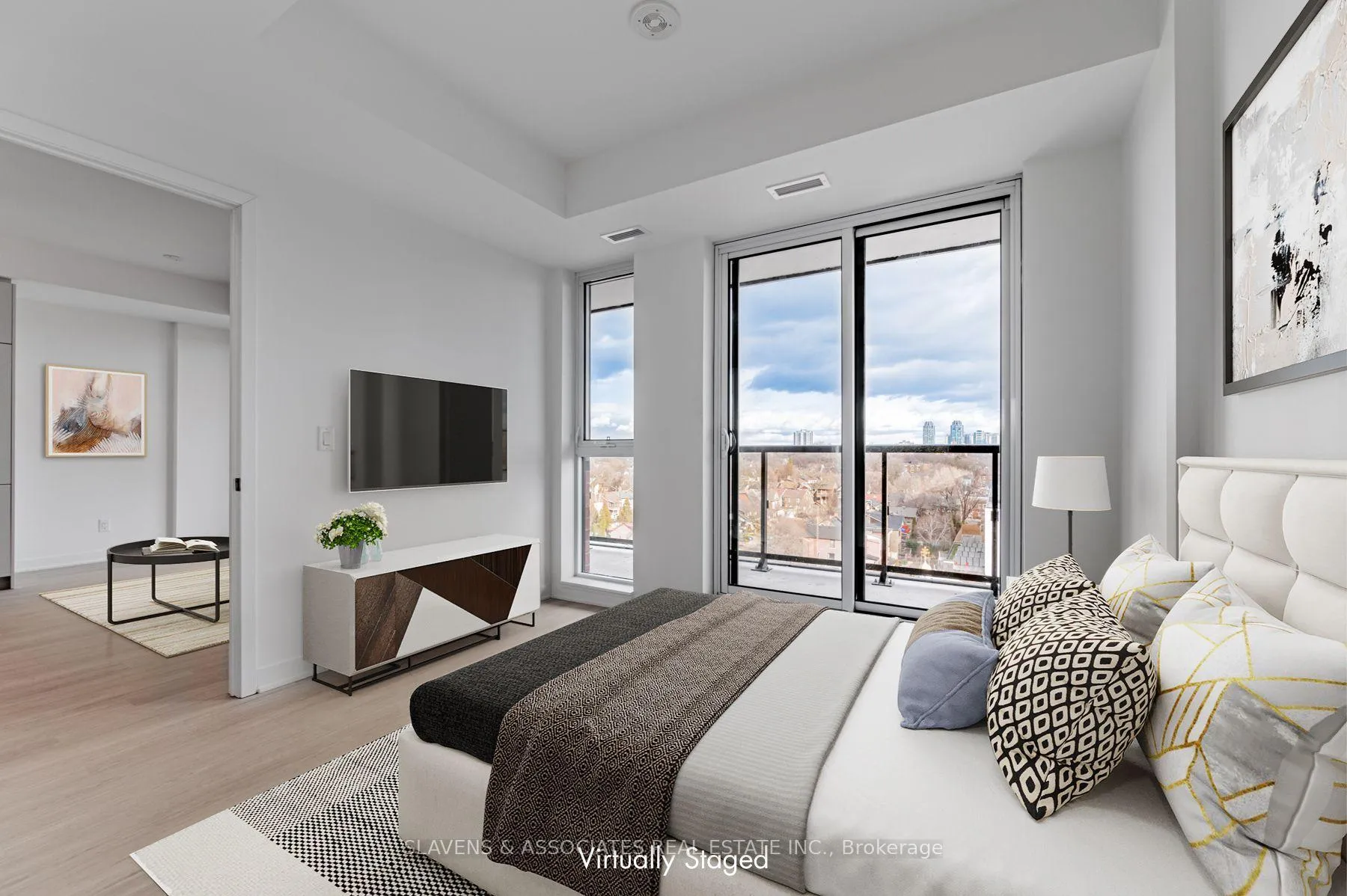 Photo 8 of Unit 1005, 185 Alberta Avenue, Toronto, Oakwood Village — HOMEH