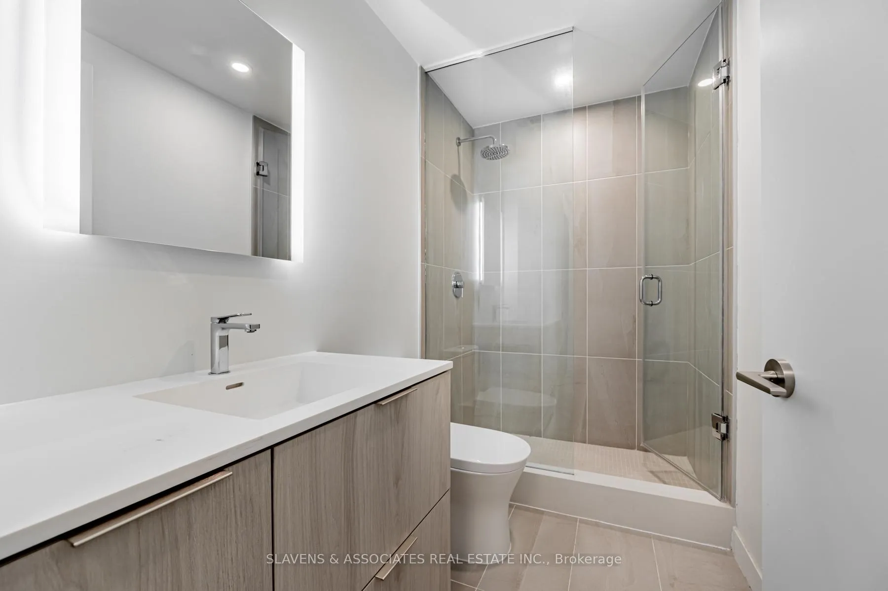 Photo 14 of Unit 1005, 185 Alberta Avenue, Toronto, Oakwood Village — HOMEH
