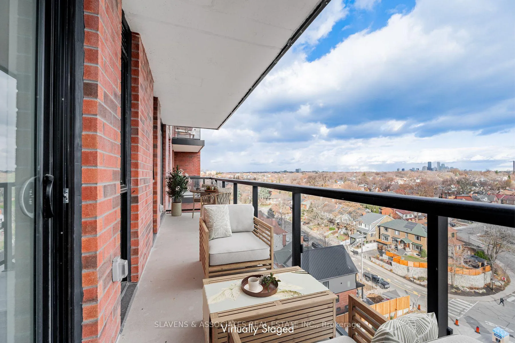 Photo 16 of Unit 1005, 185 Alberta Avenue, Toronto, Oakwood Village — HOMEH