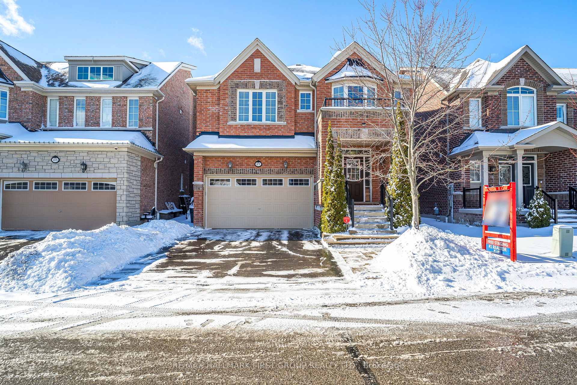 Photo 2 of 27 Rumbellow Crescent, Ajax, Northeast Ajax — HOMEH