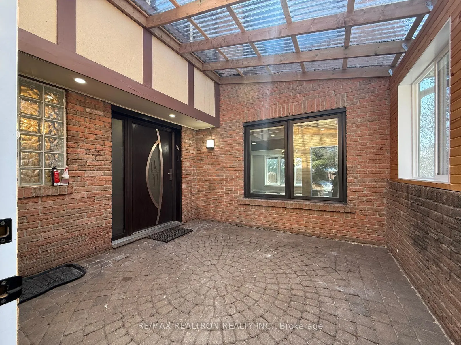 Photo 2 of 7 Mcmorran Crescent, Vaughan, Brownridge — HOMEH