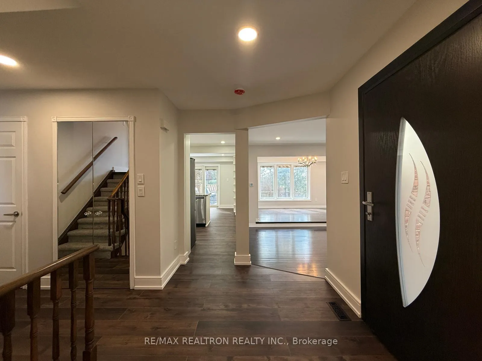 Photo 5 of 7 Mcmorran Crescent, Vaughan, Brownridge — HOMEH