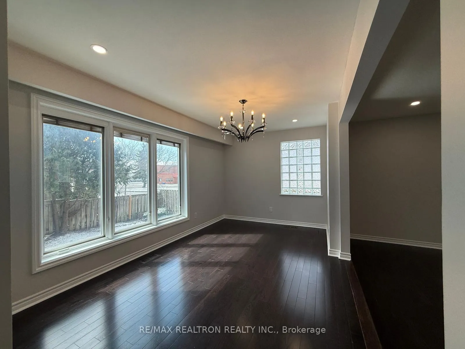 Photo 13 of 7 Mcmorran Crescent, Vaughan, Brownridge — HOMEH